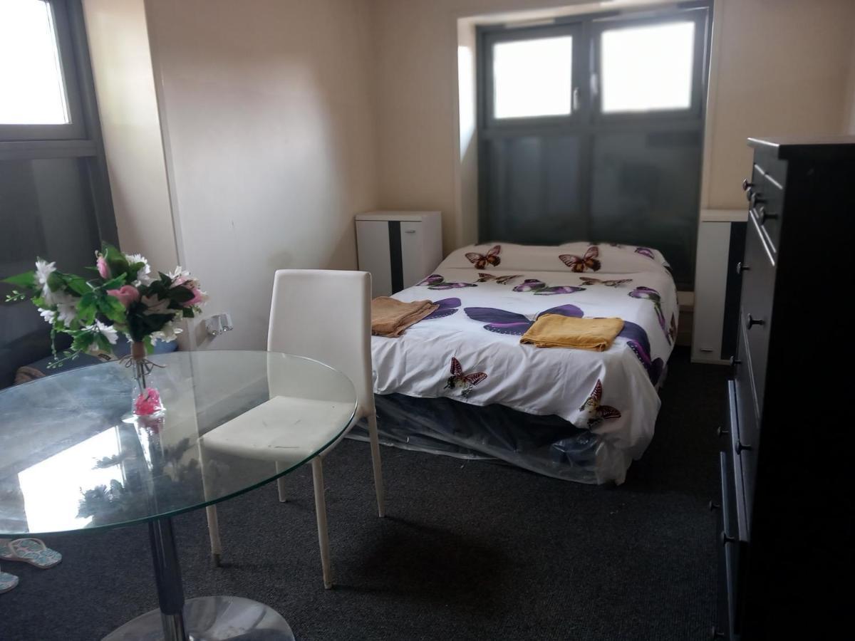 Jah Lodge Croydon Eksteriør billede